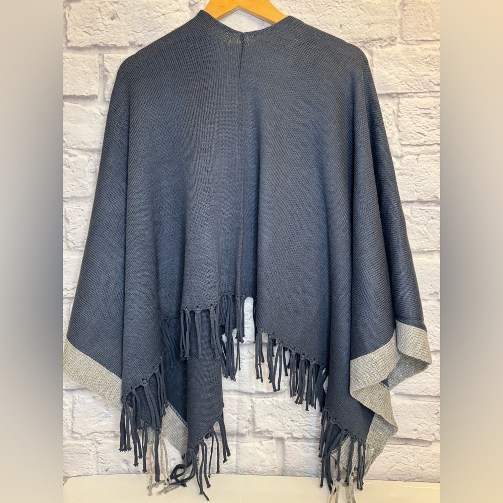 BONGO Steel Blue Fringe Knit Shawl Size Medium - Picture 2 of 4